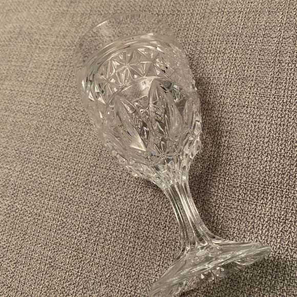 Set of 5 Crystal Cut Glass Liquor Glasses In Excellent Condition - Picture 8 of 10